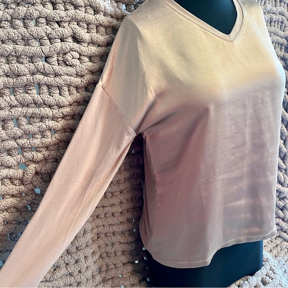 Charlies B Satin Look Jersey Knit Top Truffle Color Size Small NWT - Picture 3 of 16